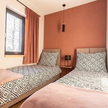 Zielona Zaba Hotel Derc Kültér fotó